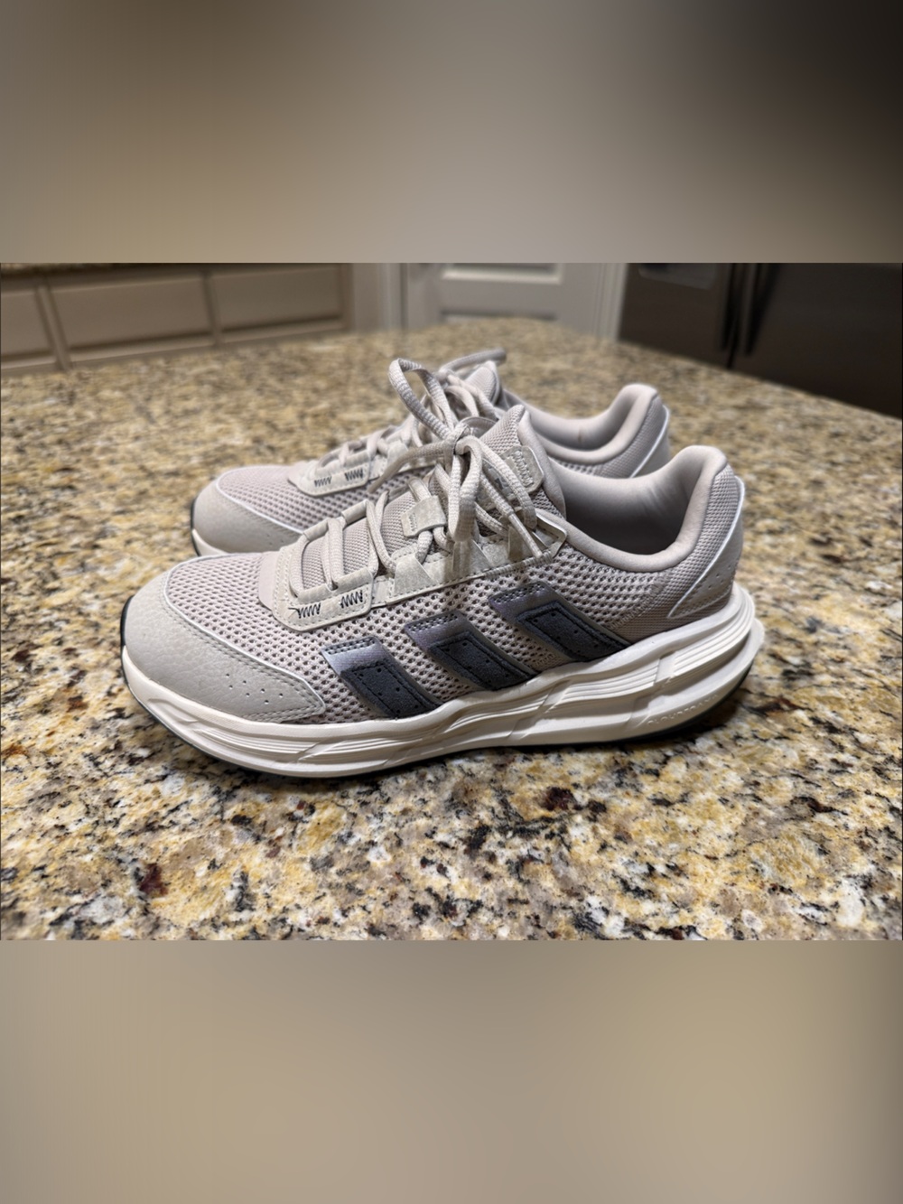 Women Adidas Astrastar Beige / Carbon / Iron Metallic Size 7.5